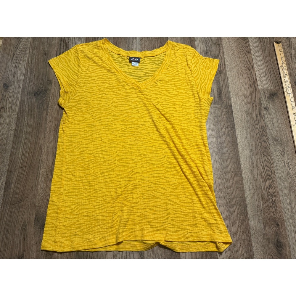 Dots Shirt Womens Size 3X Yellow V-Neck Zebra Animal Print Short Sleeve